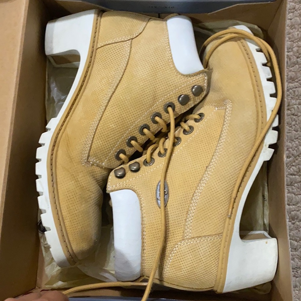 Lugs boots